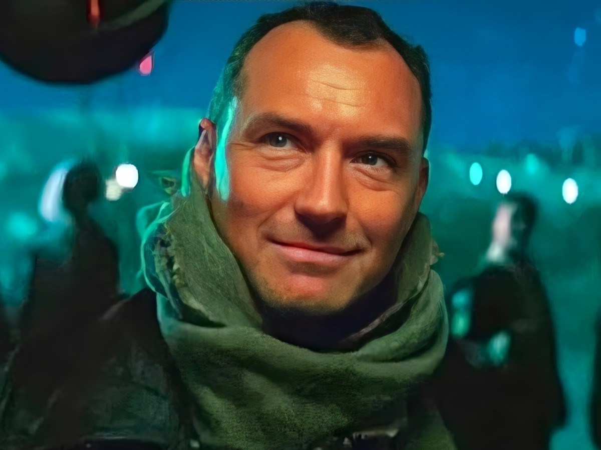 Jude Law Joins the Star Wars Universe in “Skeleton&nbsp;Crew”